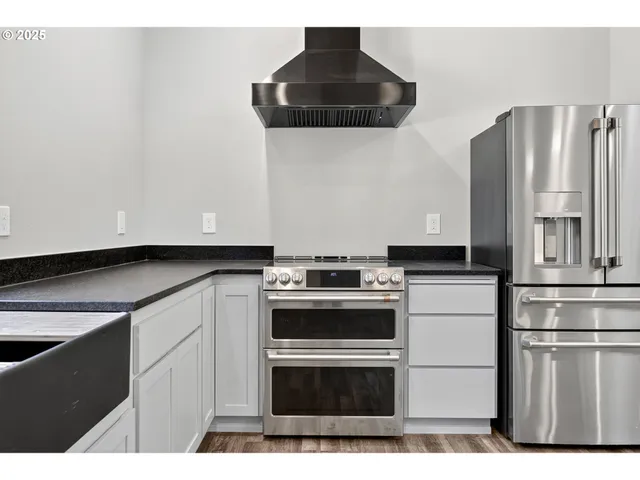 $975,000 | 88390 Bellevue Drive, Florence, OR 97439