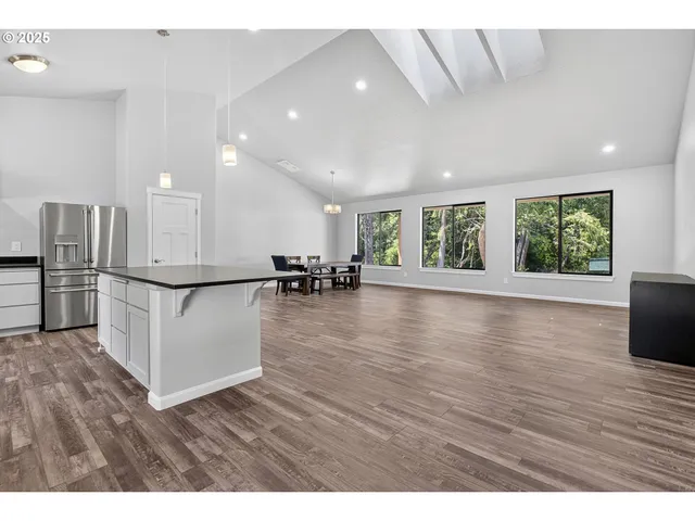 $975,000 | 88390 Bellevue Drive, Florence, OR 97439