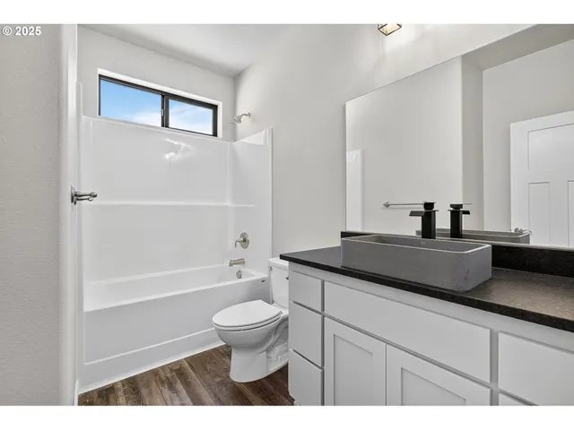 $975,000 | 88390 Bellevue Drive, Florence, OR 97439