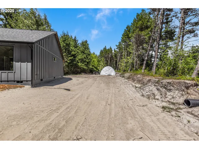 $975,000 | 88390 Bellevue Drive, Florence, OR 97439