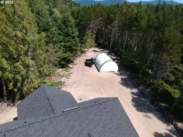 $975,000 | 88390 Bellevue Drive, Florence, OR 97439