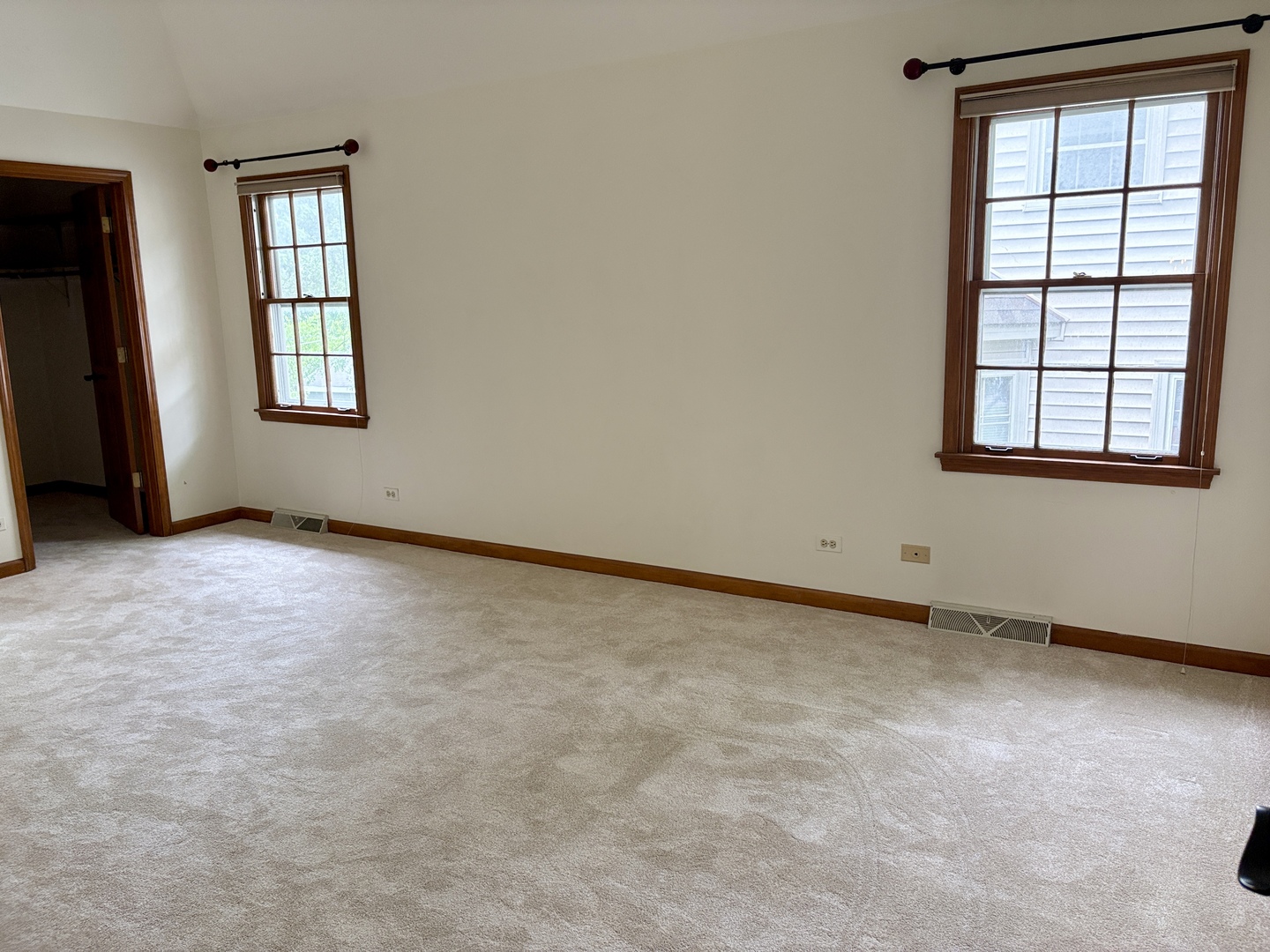 244 Knoll Street Wheaton, IL 60187 - Photo 11 of 26