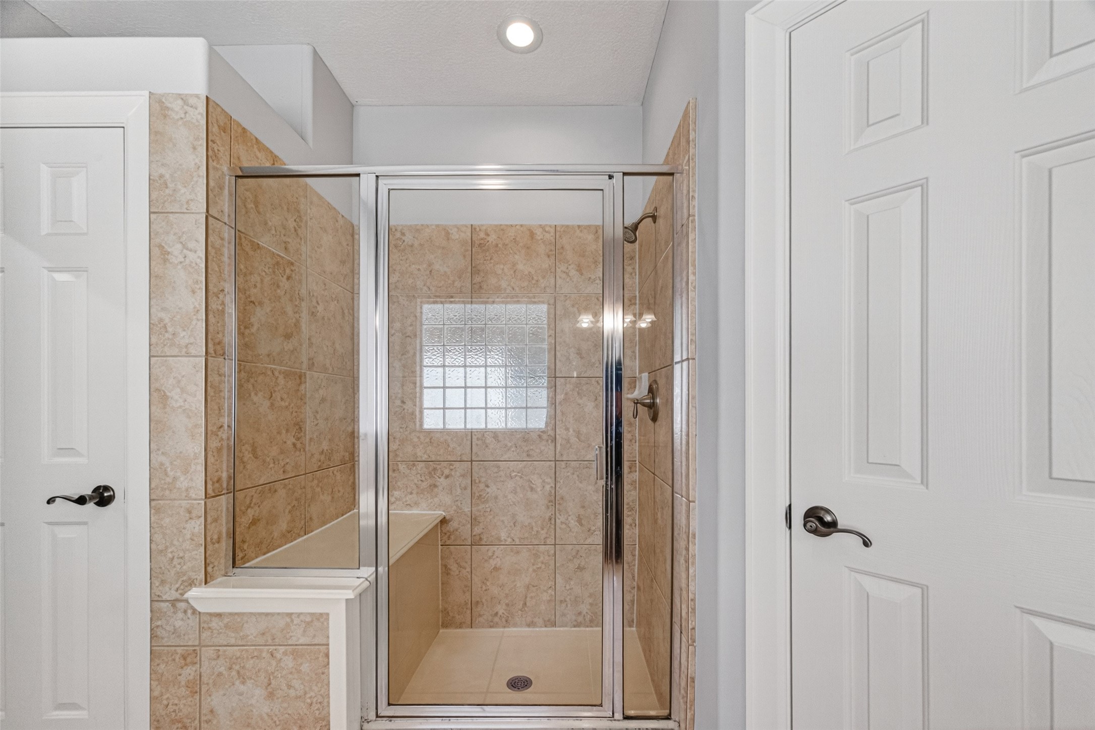 4502 Rose Street Houston, TX 77007 - Photo 33 of 40 Large stand up shower w/bench.