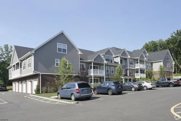 $3,700 | 248 Grove Avenue, Unit 26, Cedar Grove, NJ 07009