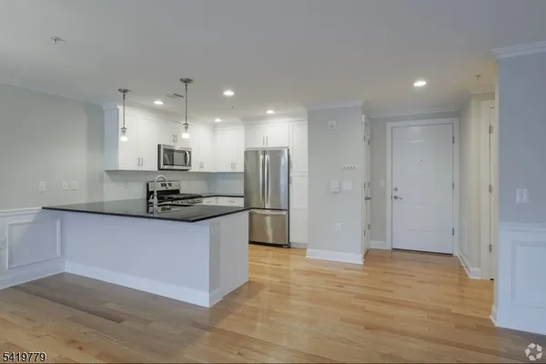 $3,700 | 248 Grove Avenue, Unit 26, Cedar Grove, NJ 07009