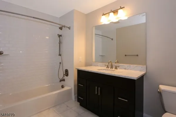 $3,700 | 248 Grove Avenue, Unit 26, Cedar Grove, NJ 07009