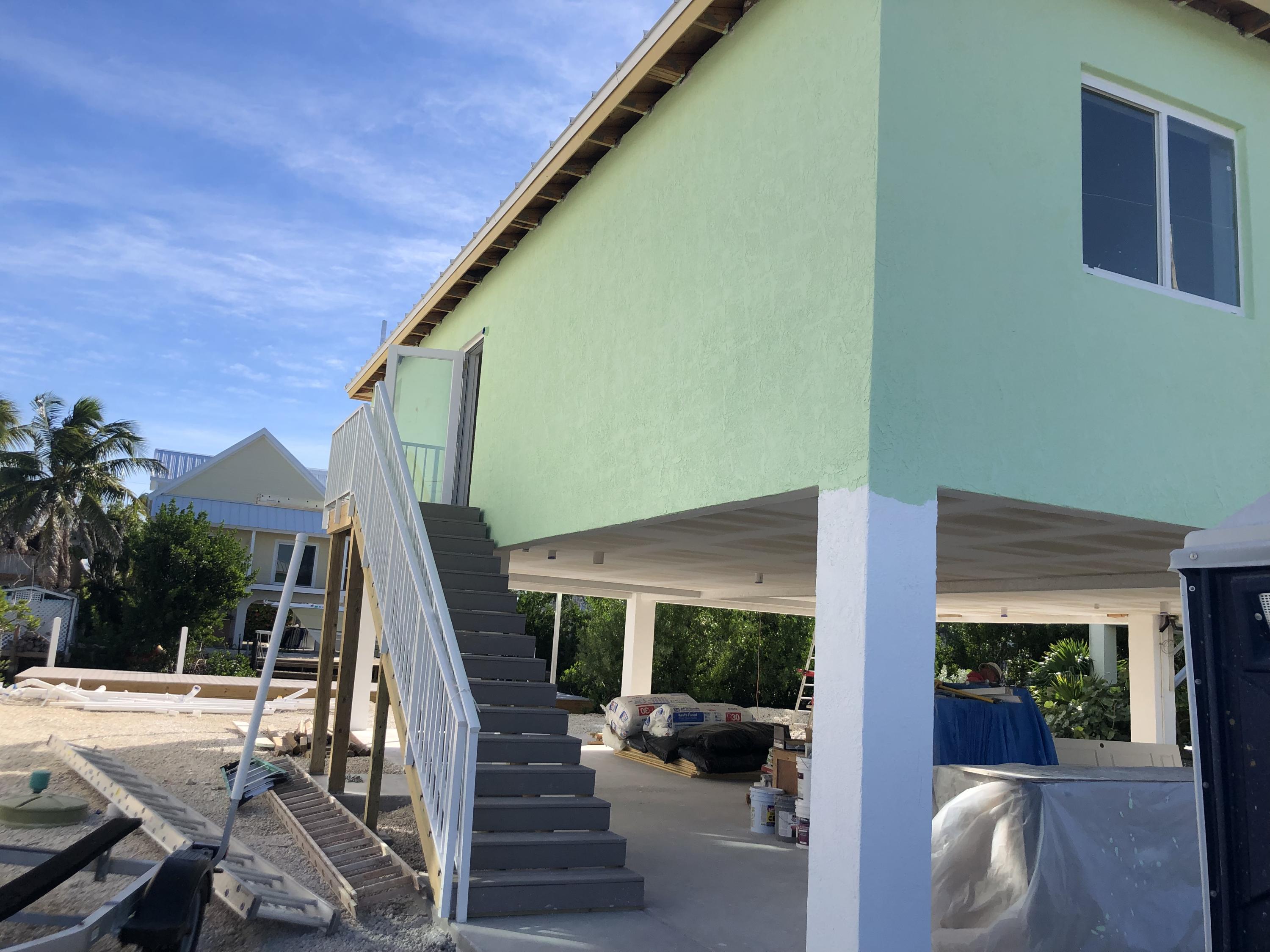 611 Pirates Road Summerland Key, FL 33042 - Photo 2 of 17 988F7C6B-4DFE-4B71-9F92-AA1BC344B69B