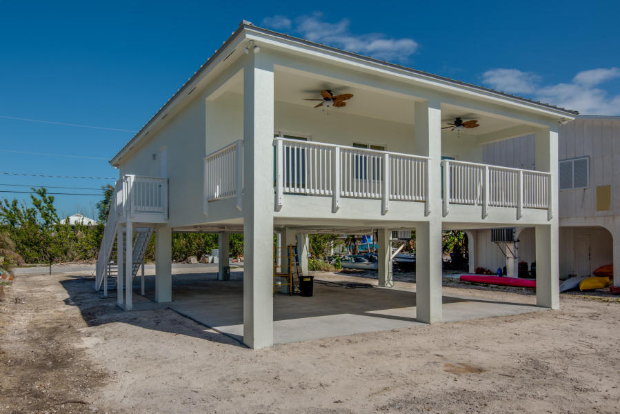 611 Pirates Road Summerland Key, FL 33042 - Photo 3 of 17 Similar home 1