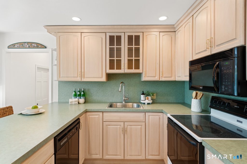 60 Shepard Hill Road Newtown, CT 06470 - Photo 20 of 37