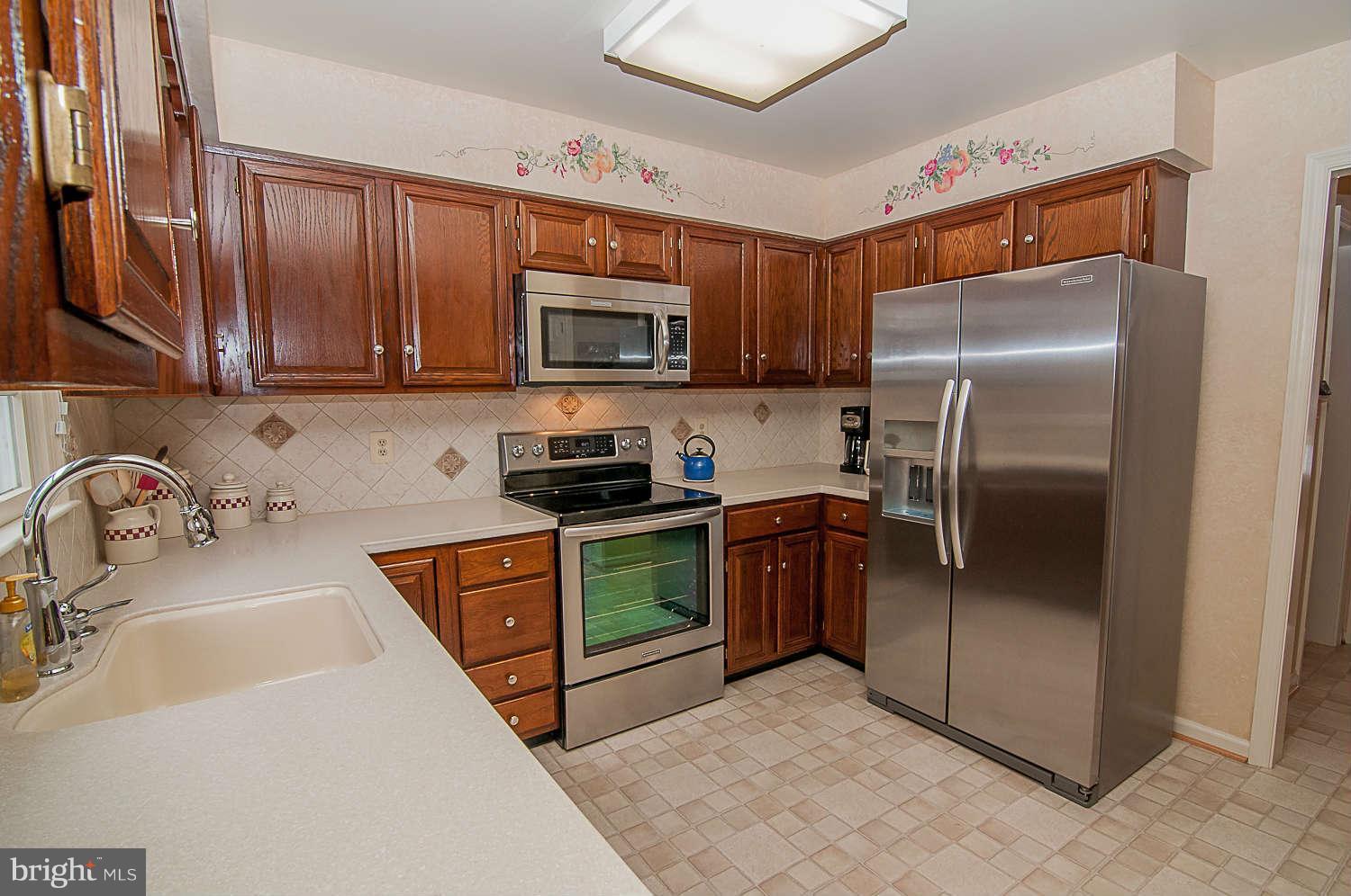 3676 Meadowvale Road Ellicott City, MD 21042 - Photo 12 of 22 Kitchen