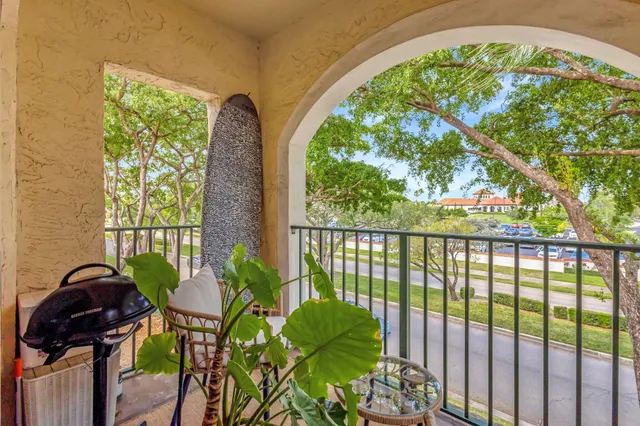 $1,850 | 1739 Village Boulevard, Unit 306, West Palm Beach, FL 33409