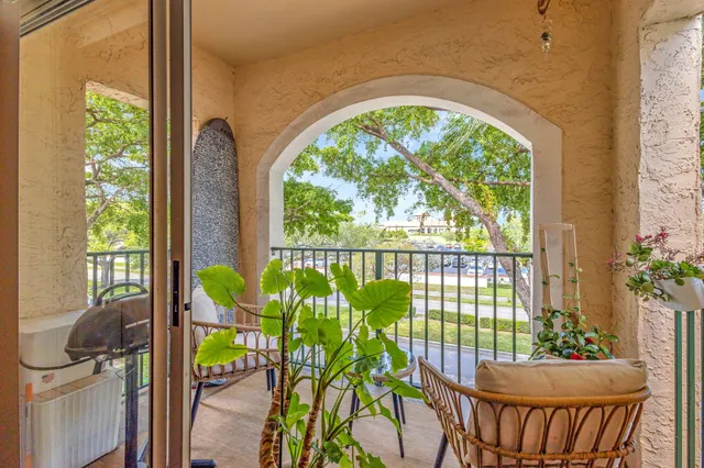 $1,850 | 1739 Village Boulevard, Unit 306, West Palm Beach, FL 33409