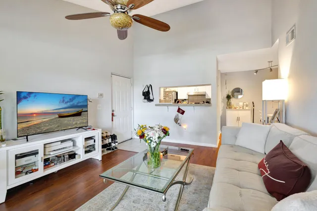 $1,850 | 1739 Village Boulevard, Unit 306, West Palm Beach, FL 33409