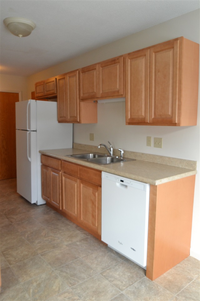 89 Winnacunnet Road, Unit 2 Hampton, NH 03842 - Photo 4 of 15