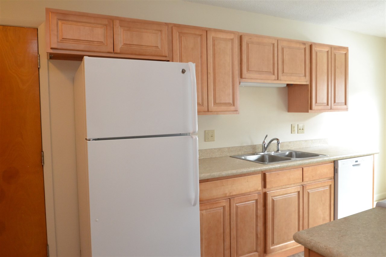 89 Winnacunnet Road, Unit 2 Hampton, NH 03842 - Photo 5 of 15