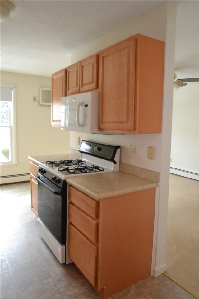 89 Winnacunnet Road, Unit 2 Hampton, NH 03842 - Photo 6 of 15