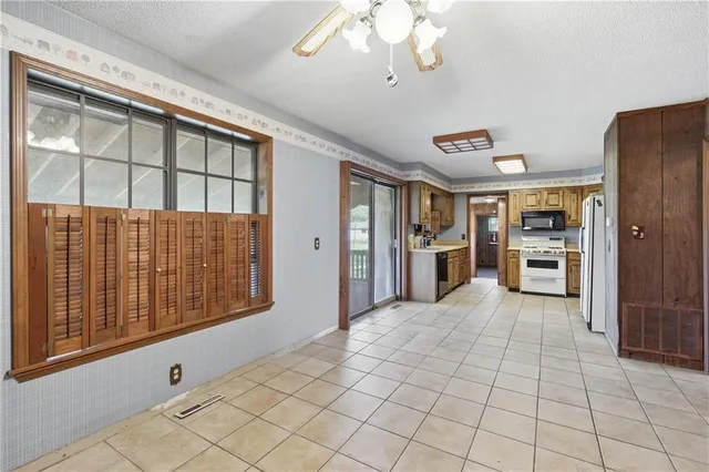 $295,000 | 8526 Southeast 70th Terrace, Baxter Springs, KS 66713