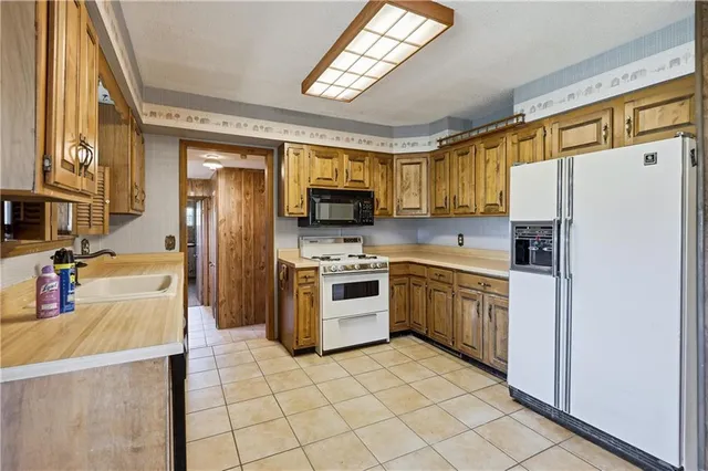 $295,000 | 8526 Southeast 70th Terrace, Baxter Springs, KS 66713