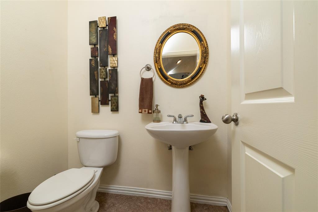 160 Greathouse Village Decatur, TX 76234 - Photo 11 of 34