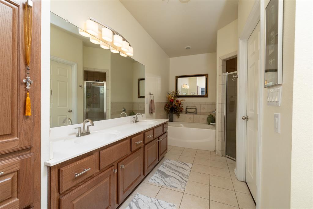 160 Greathouse Village Decatur, TX 76234 - Photo 21 of 34