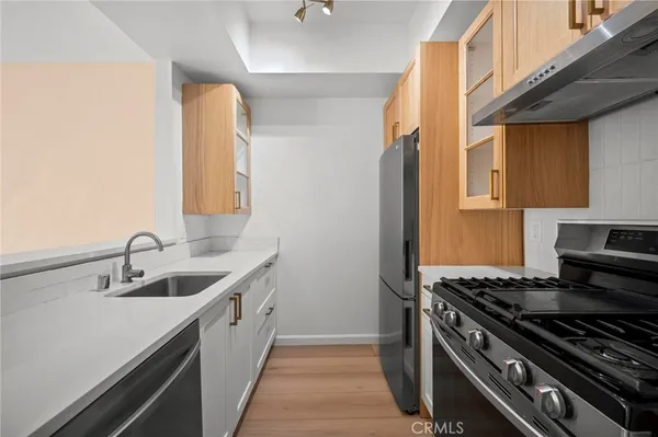 $420,000 | 19350 Sherman Way, Unit 338, Reseda, CA 91335