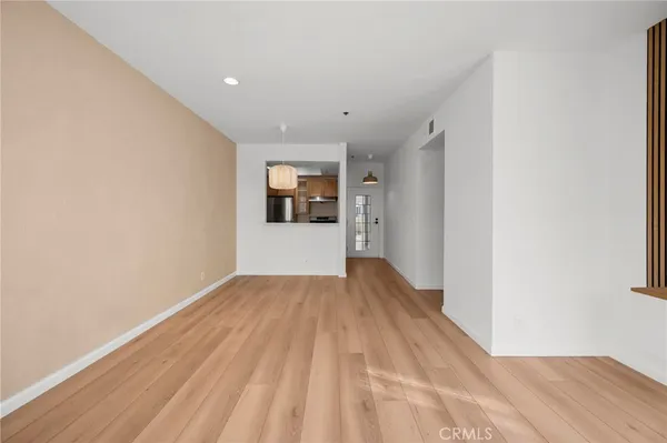 $420,000 | 19350 Sherman Way, Unit 338, Reseda, CA 91335