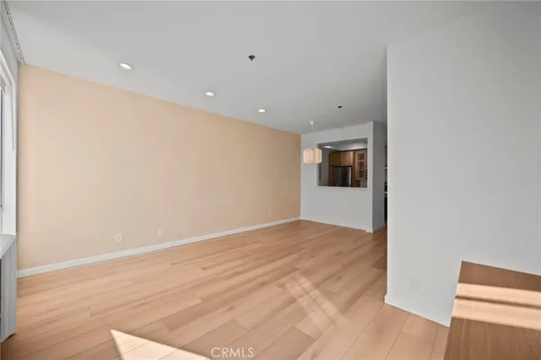 $420,000 | 19350 Sherman Way, Unit 338, Reseda, CA 91335