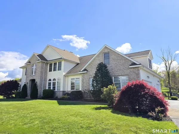 $914,900 | 12 Copper Beech Drive, Middletown, CT 06457