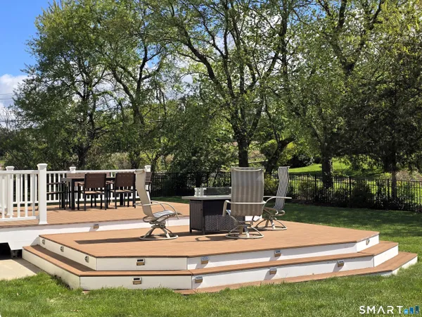 $914,900 | 12 Copper Beech Drive, Middletown, CT 06457