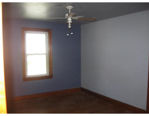 41 Larchwood Road Methuen, MA 01844 - Photo 5 of 7 Gallery Image 5