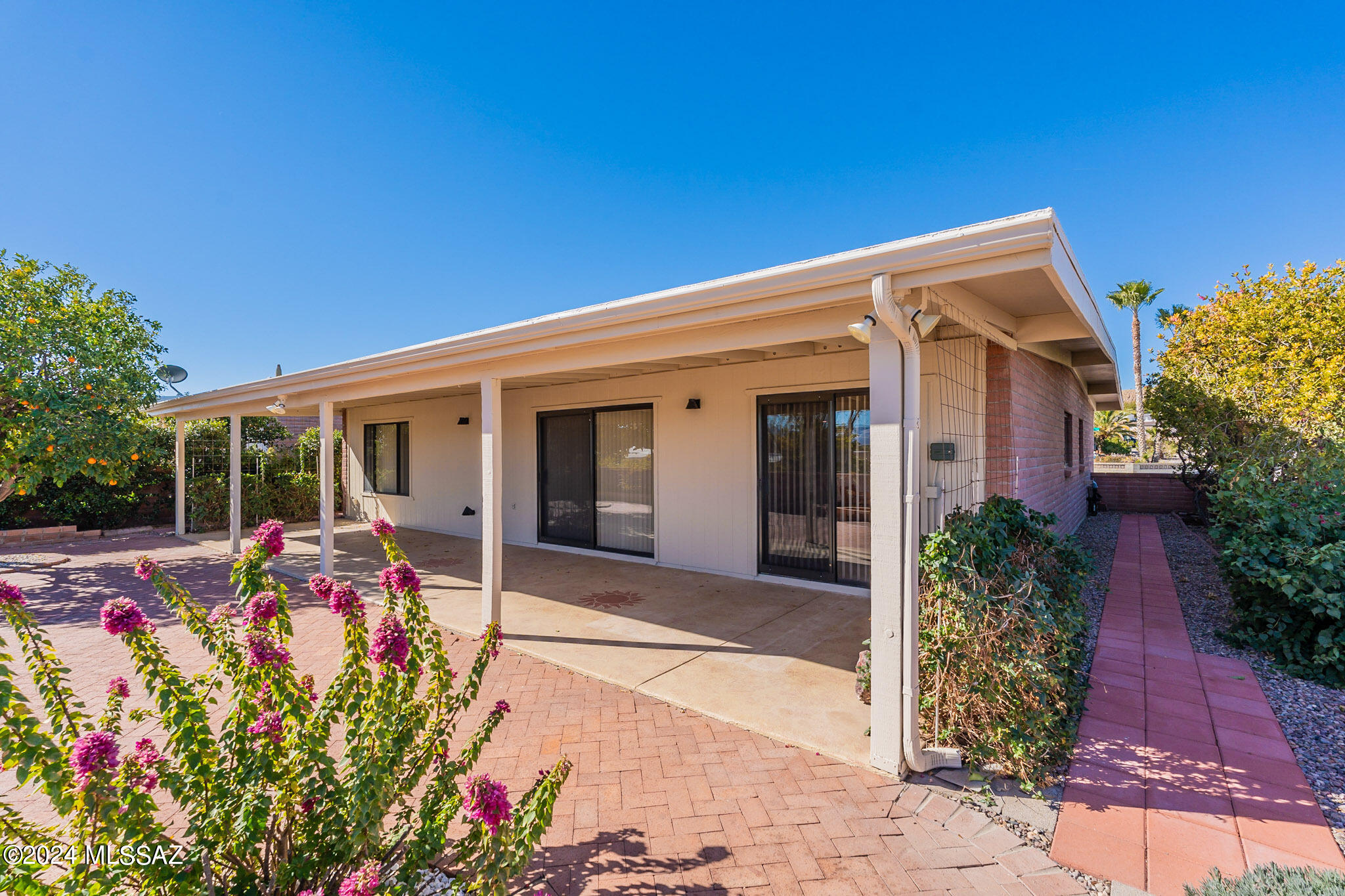 601 West Rio Moctezuma Green Valley, AZ 85614 - Photo 2 of 42 Gallery Image 2