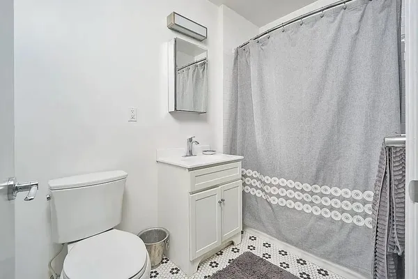 $3,850 | 151 Dupont Street, Unit 2R | Greenpoint