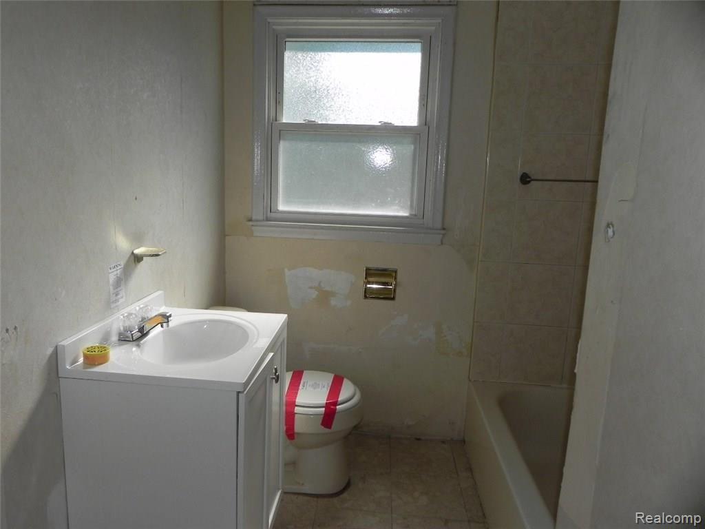410 Longfellow Inkster, MI 48141 - Photo 12 of 23 DSCN8251.JPG
