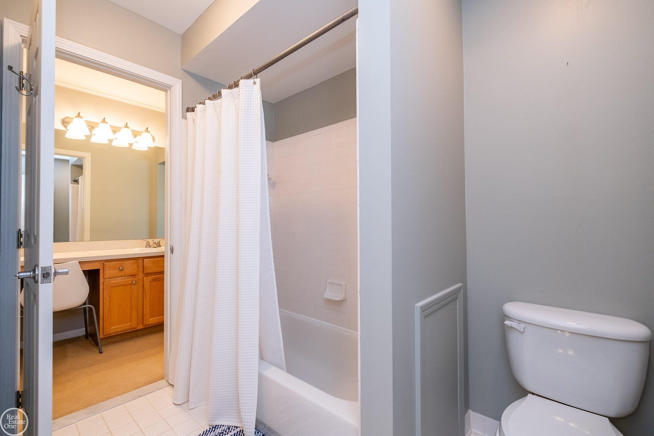 1135 Brunswick Rochester, MI 48309 - Photo 32 of 45 50142208-3d9e8f13-05a9-4d62-9bf9-15a11be8c52e.JPG