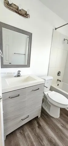 $1,900 | 5960 Northeast 5th Court, Unit 4, Miami, FL 33137