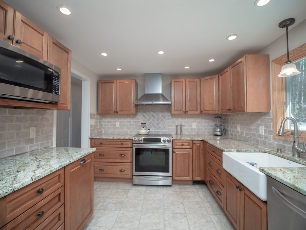 40 Sleigh Road Chelmsford, MA 01824 - Photo 12 of 40 Gallery Image 12