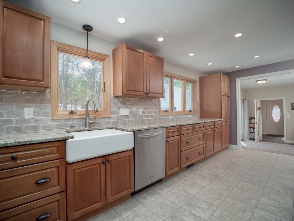 40 Sleigh Road Chelmsford, MA 01824 - Photo 9 of 40 Gallery Image 9