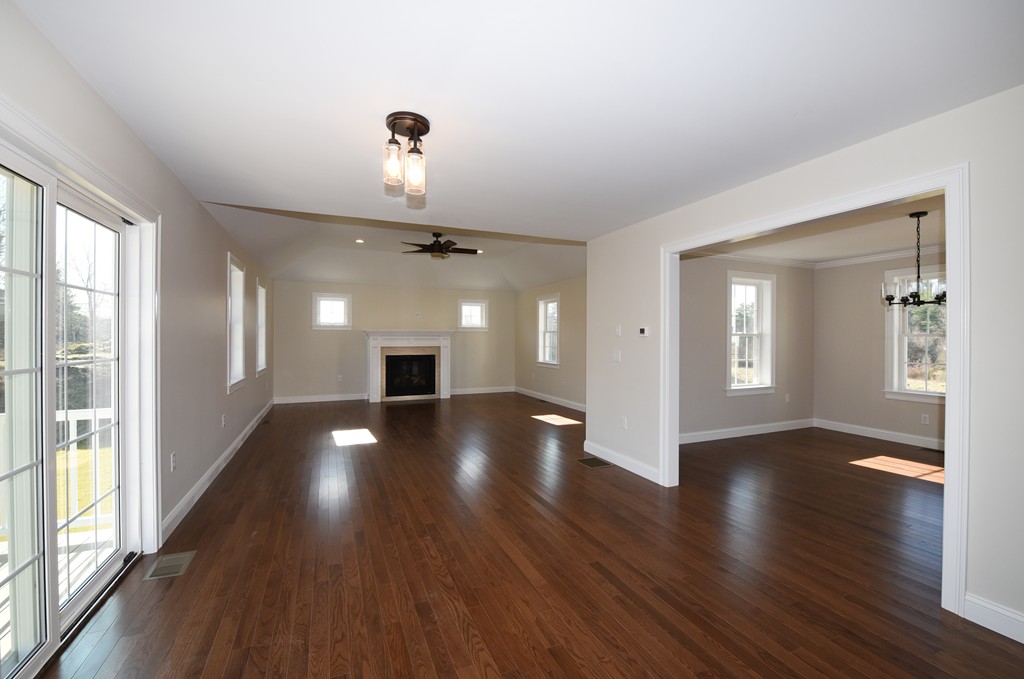 7 Barrows Brook Circle Kingston, MA 02364 - Photo 5 of 17