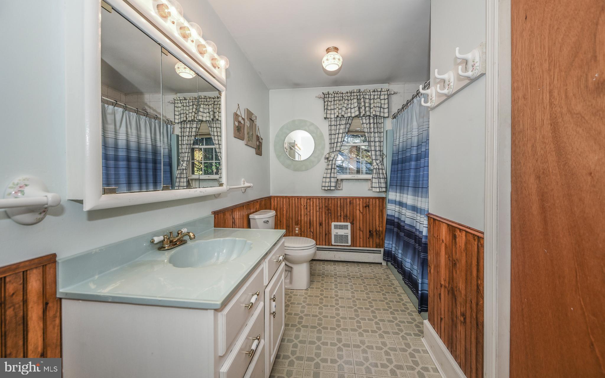 7 Falcon Road Levittown, PA 19056 - Photo 40 of 44 Bathroom