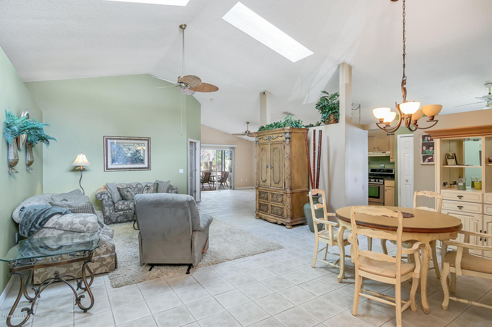 196 Oak Lake Road Melbourne, FL 32901 - Photo 8 of 28 15_196OakLake015_mls