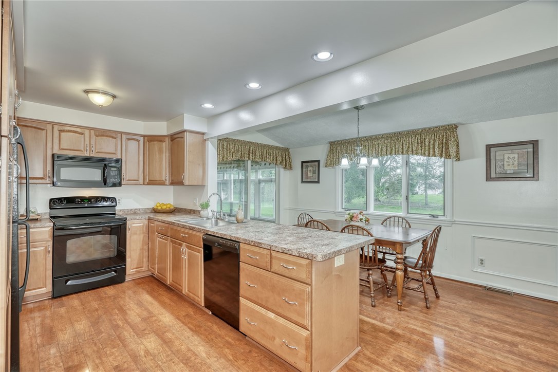 66 Merryhill Drive Rochester, NY 14625 - Photo 12 of 44