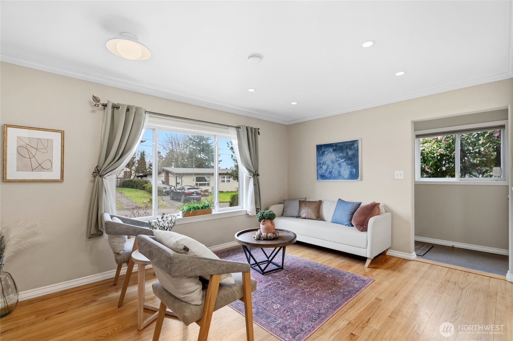 2300 Northeast 8th Place Renton, WA 98056 - Photo 5 of 35