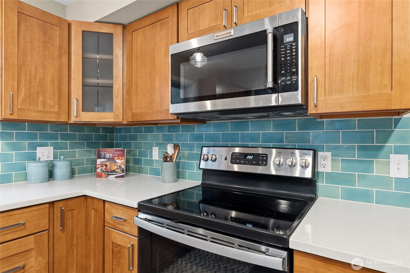 2300 Northeast 8th Place Renton, WA 98056 - Photo 7 of 35
