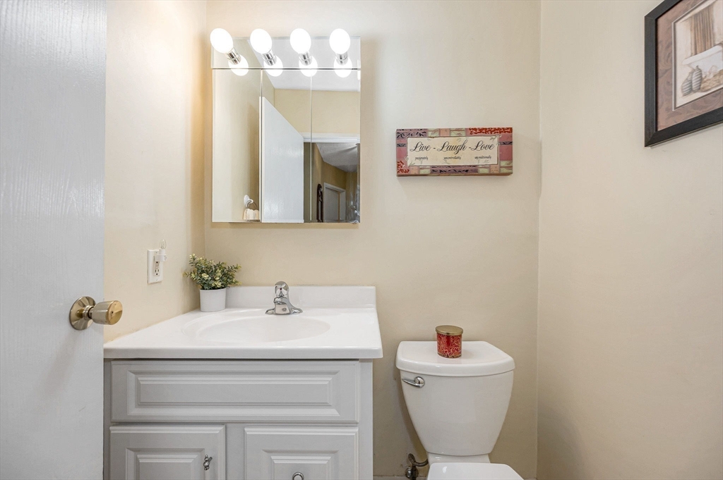 220 Fellsview Terrace, Unit 223 Stoneham, MA 02180 - Photo 18 of 27