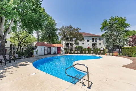 $439,900 | 220 Fellsview Terrace, Unit 223, Stoneham, MA 02180