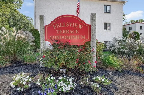 $439,900 | 220 Fellsview Terrace, Unit 223, Stoneham, MA 02180