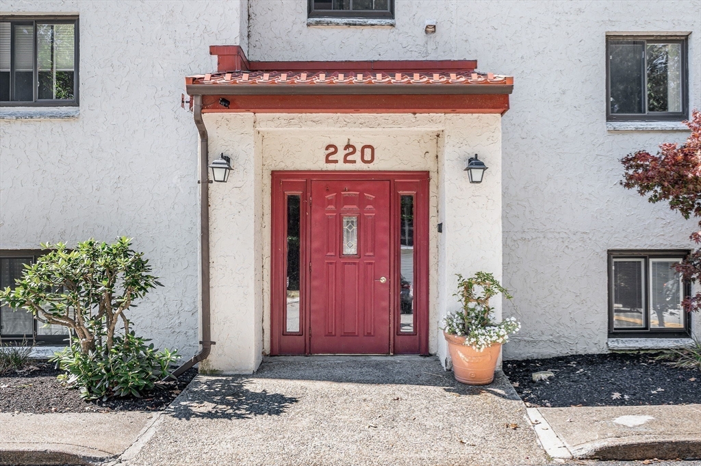 220 Fellsview Terrace, Unit 223 Stoneham, MA 02180 - Photo 24 of 27