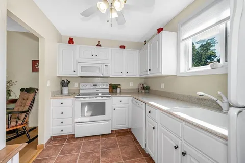 $439,900 | 220 Fellsview Terrace, Unit 223, Stoneham, MA 02180