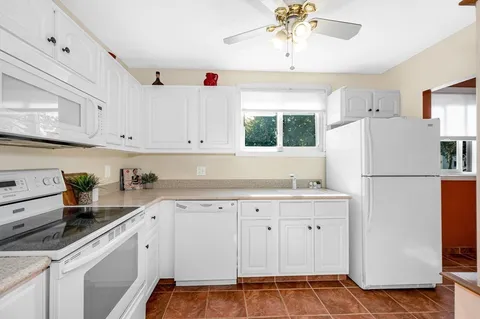 $439,900 | 220 Fellsview Terrace, Unit 223, Stoneham, MA 02180