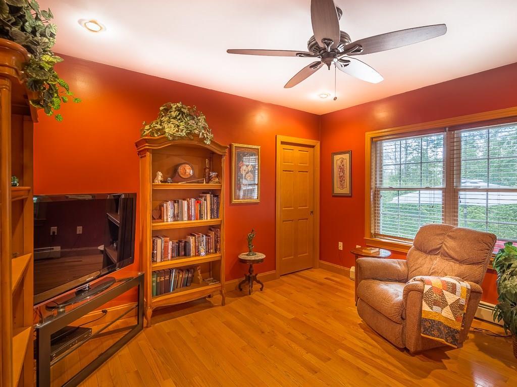 953 Barnestown Road Hope, ME 04847 - Photo 9 of 15 Office or third bedroom